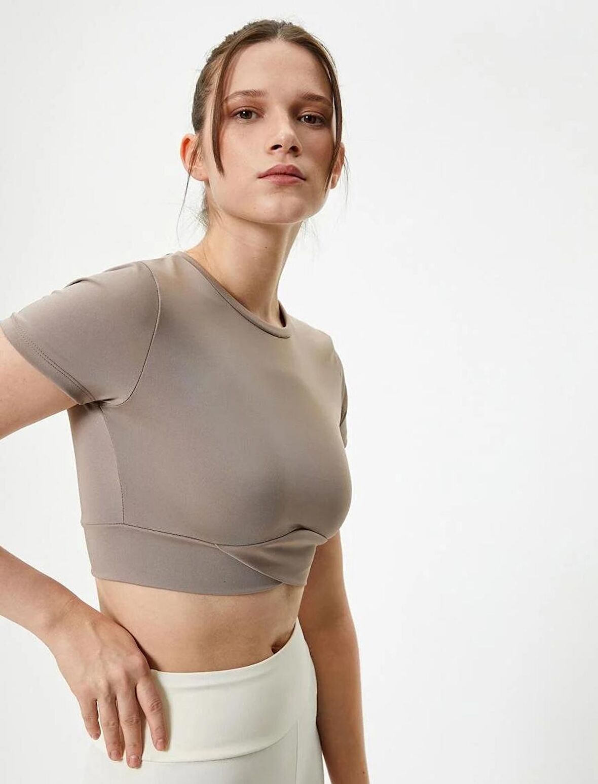 Spor Crop Tişört Kısa Kollu Bisiklet Yaka Asimetrik Kesim Slim Fit 4SAK10175NK