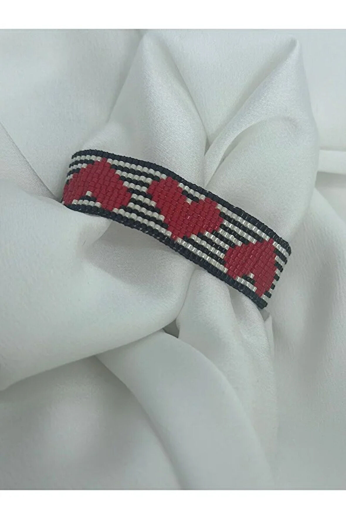 Siyah Beyaz Çizgili, Kalpli Miyuki Bileklik