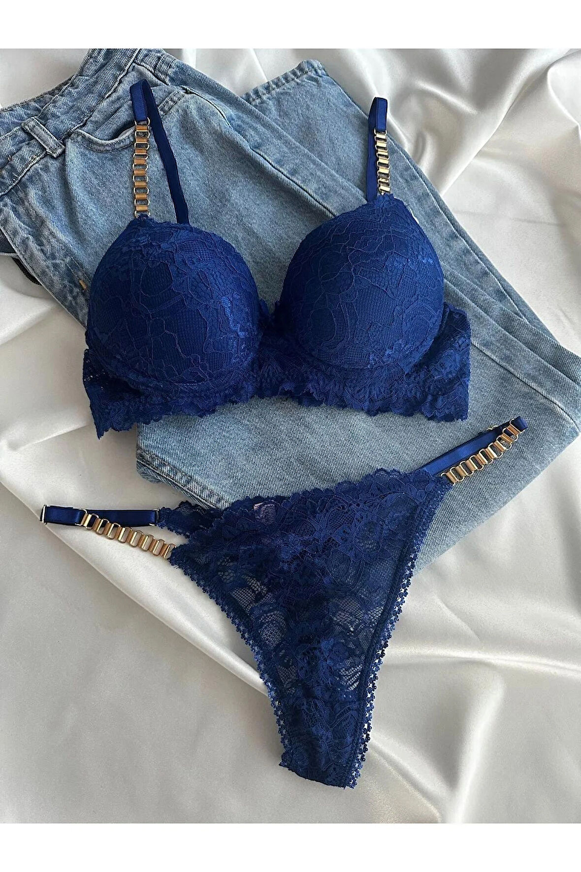 Kadın Mavi Dantelli Zincir Detaylı Balenli Destekli Dolgulu Sütyen Takımı Iç Çamaşırı Takımı