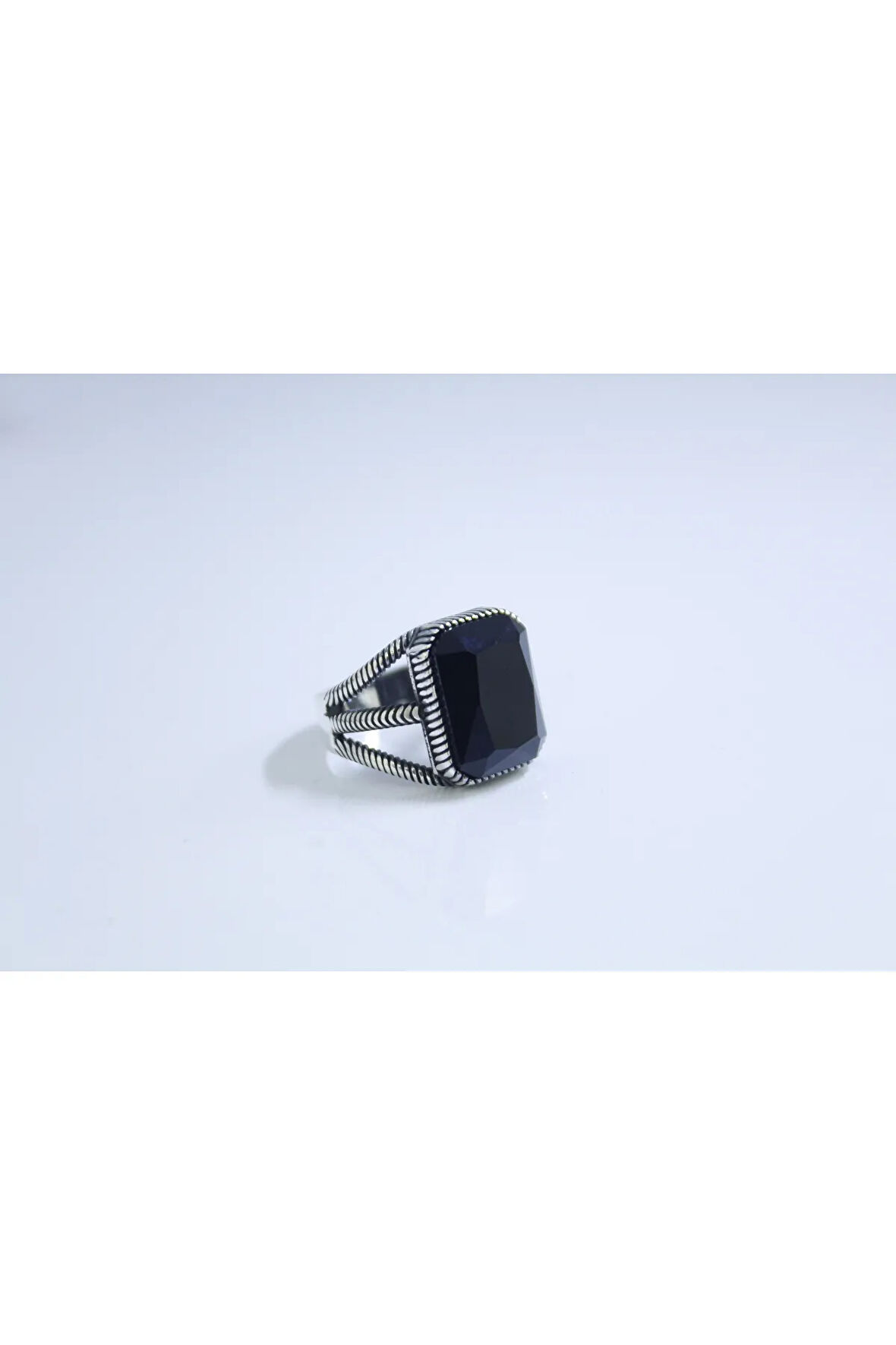 925 Ayar Gümüş Kafes Model Kristal Kesim Siyah Zirkon Taşlı Erkek Yüzük