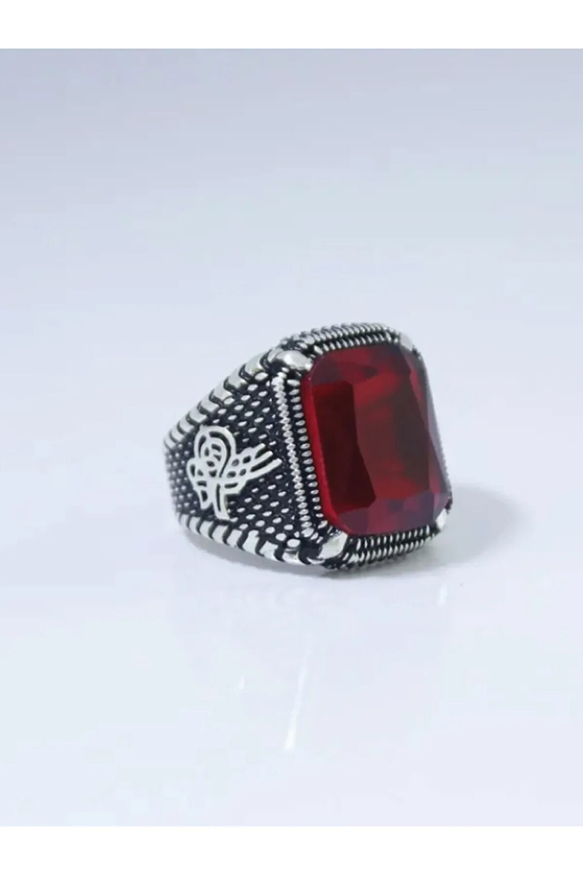 925 Ayar Gümüş Pençe Model Tuğra Desenli Kristal Kesim Kırmızı Taşlı Erkek Yüzük