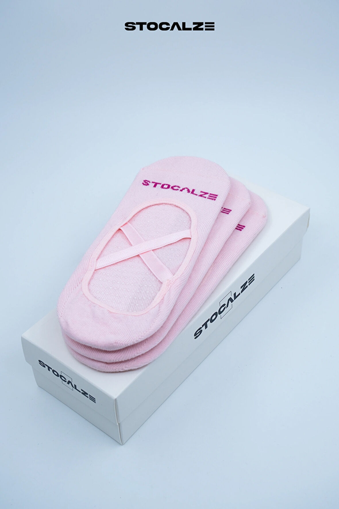 Stocalze Kadın Pilates Çorabı. 3'lü Kutulu Siyah Beyaz Mor Pembe Yeşil Renkli Kadın Yoga Çorabı. Kaydırmaz Silikon Tabanlı  Pilates Çorabı