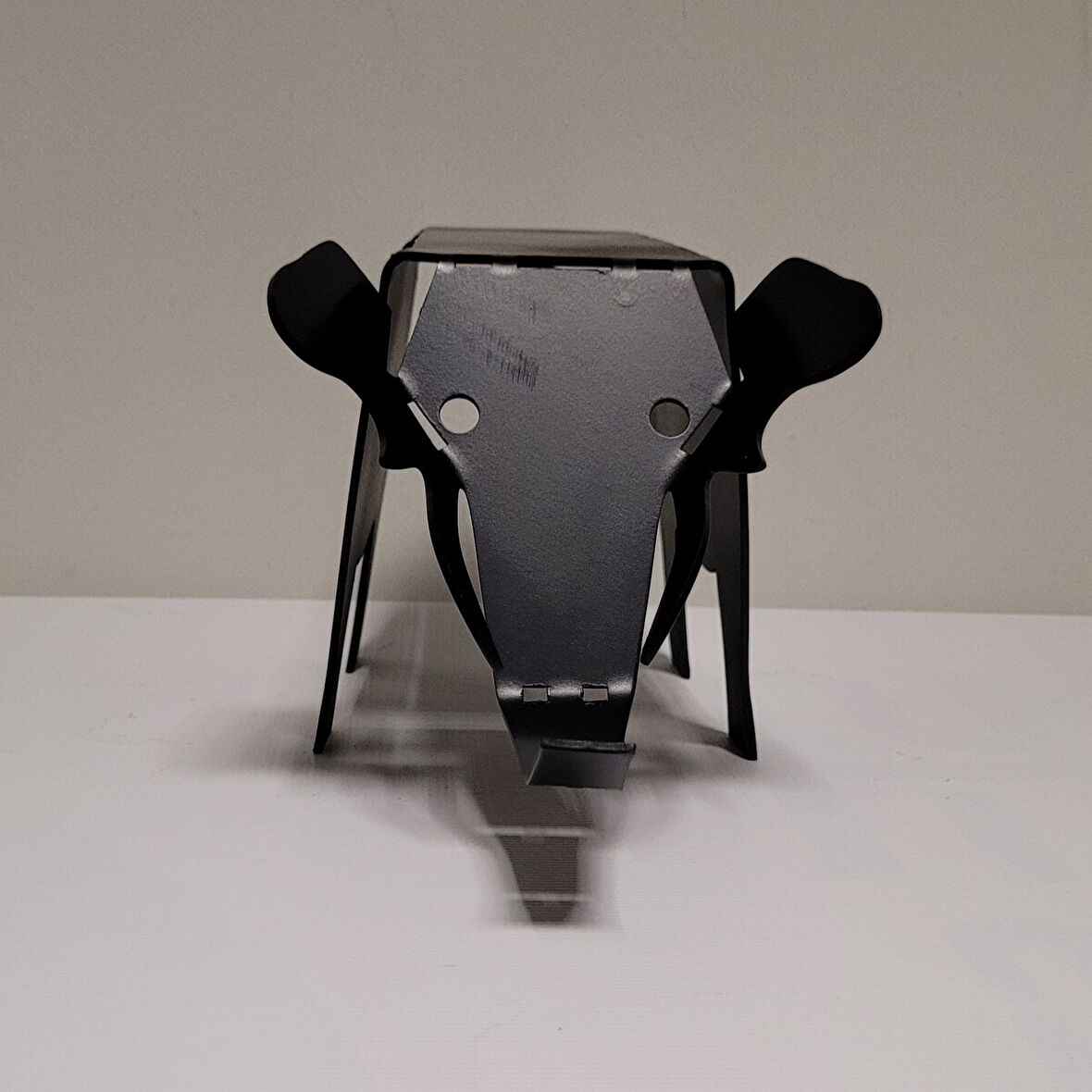 Çelik Fil Figürü – Lazer Kesim Metal Dekorasyon