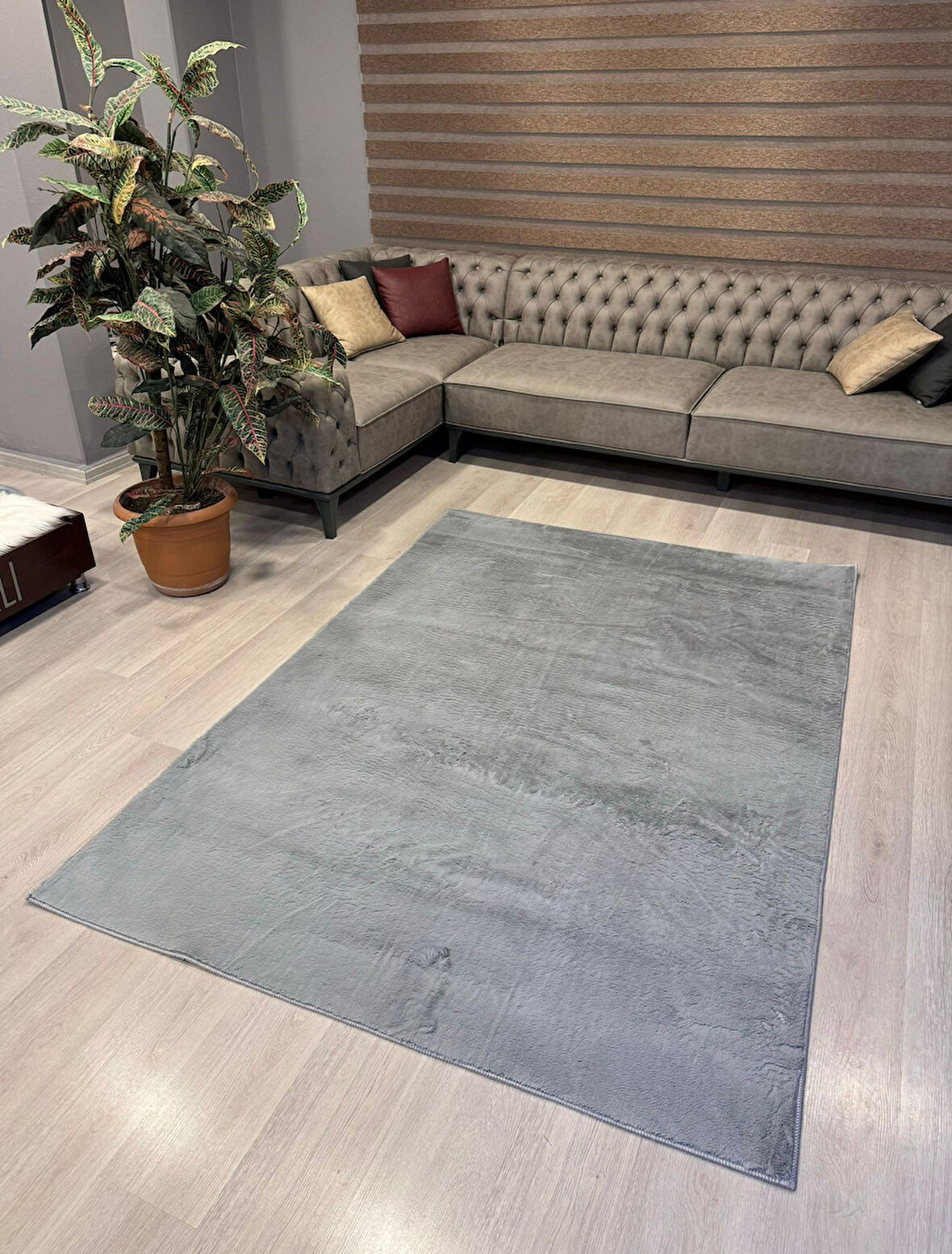 Aries Home Tavşan Tüyü Gri Yumuşak Makinada Yıkanabilir Kaymaz Antialerjik Dekoratif Halı