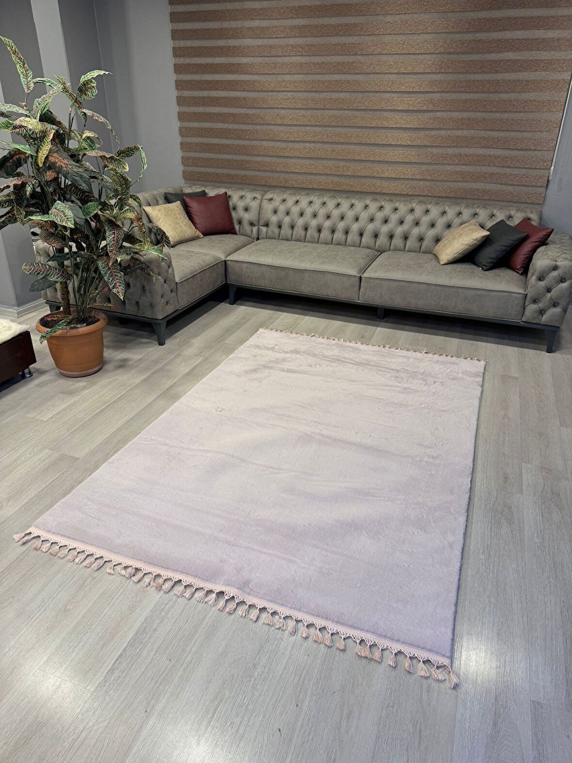 Aries Home Tavşan Tüyü Pembe Yumuşak Makinada Yıkanabilir Kaymaz Antialerjik Dekoratif Halı