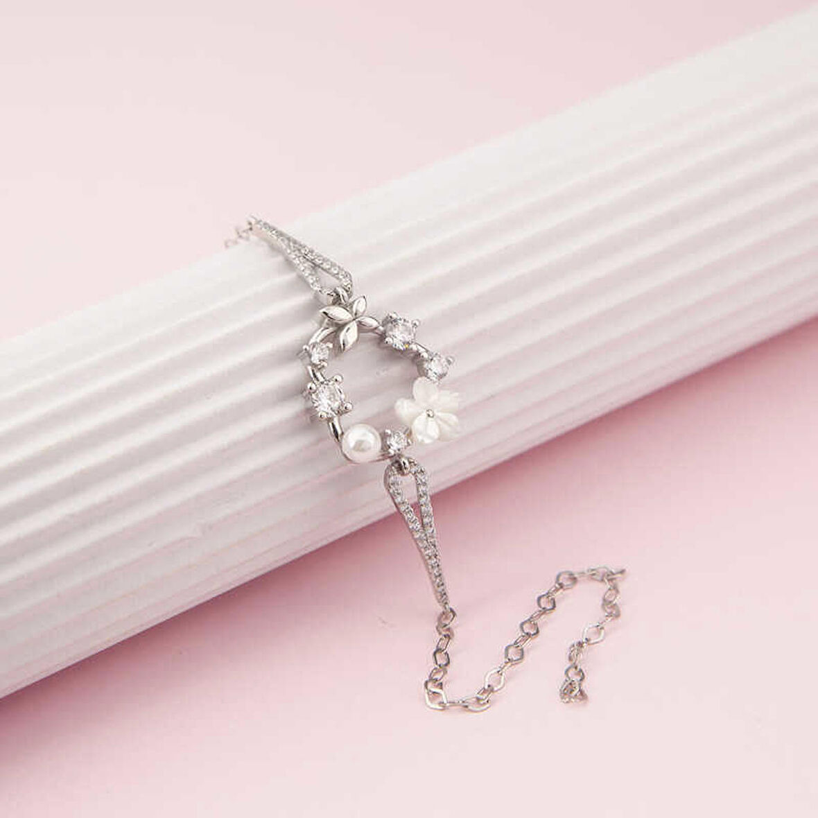 STİLLOVE Gümüş Manolya Çiçeği Kelebek Kadın Bileklik