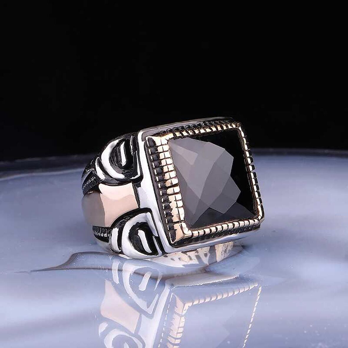 STİLLOVE ​Gümüş Kare Fasetli Siyah Taşlı Erkek Yüzük