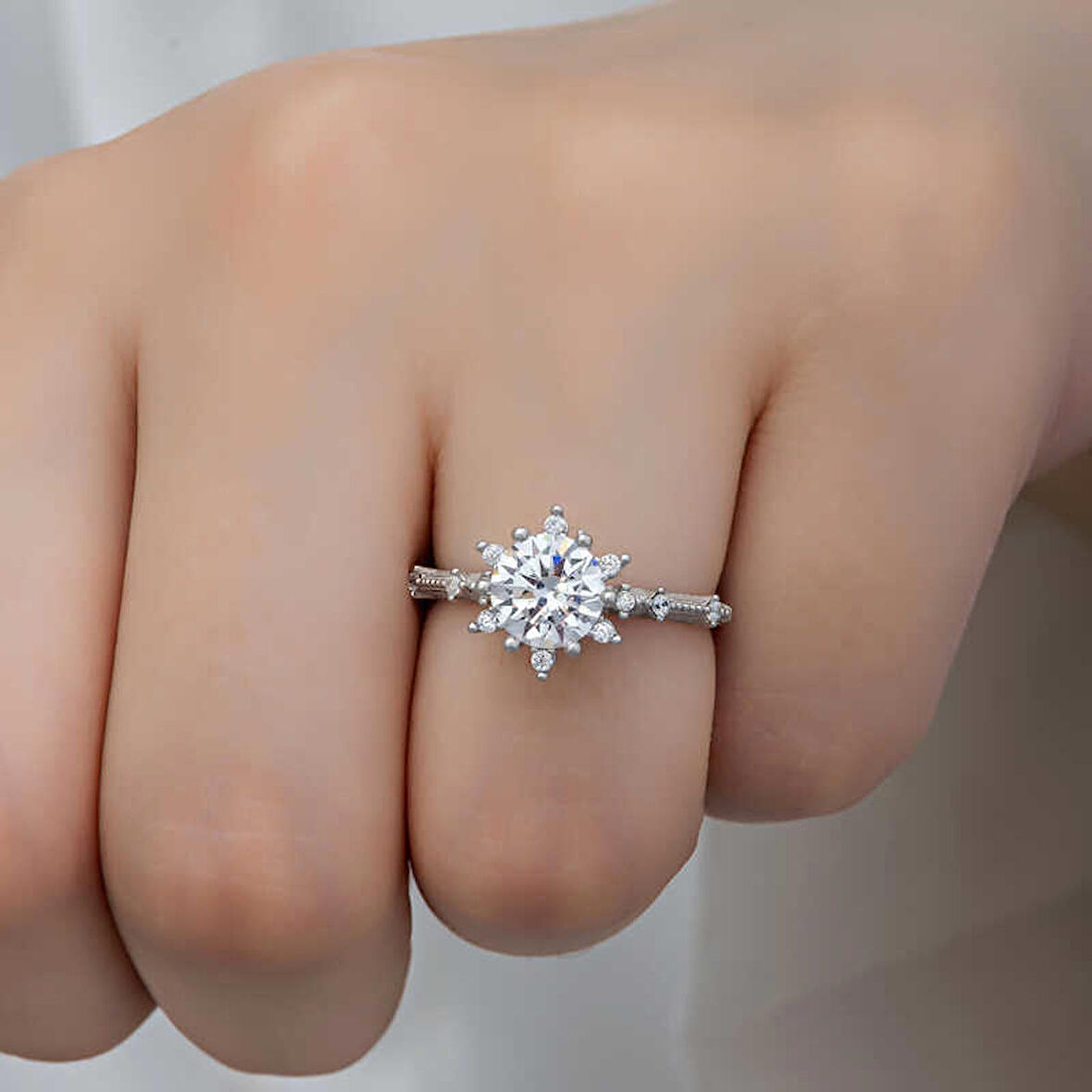 STİLLOVE ​Gümüş Çiçek Desenli Kadın Yüzük