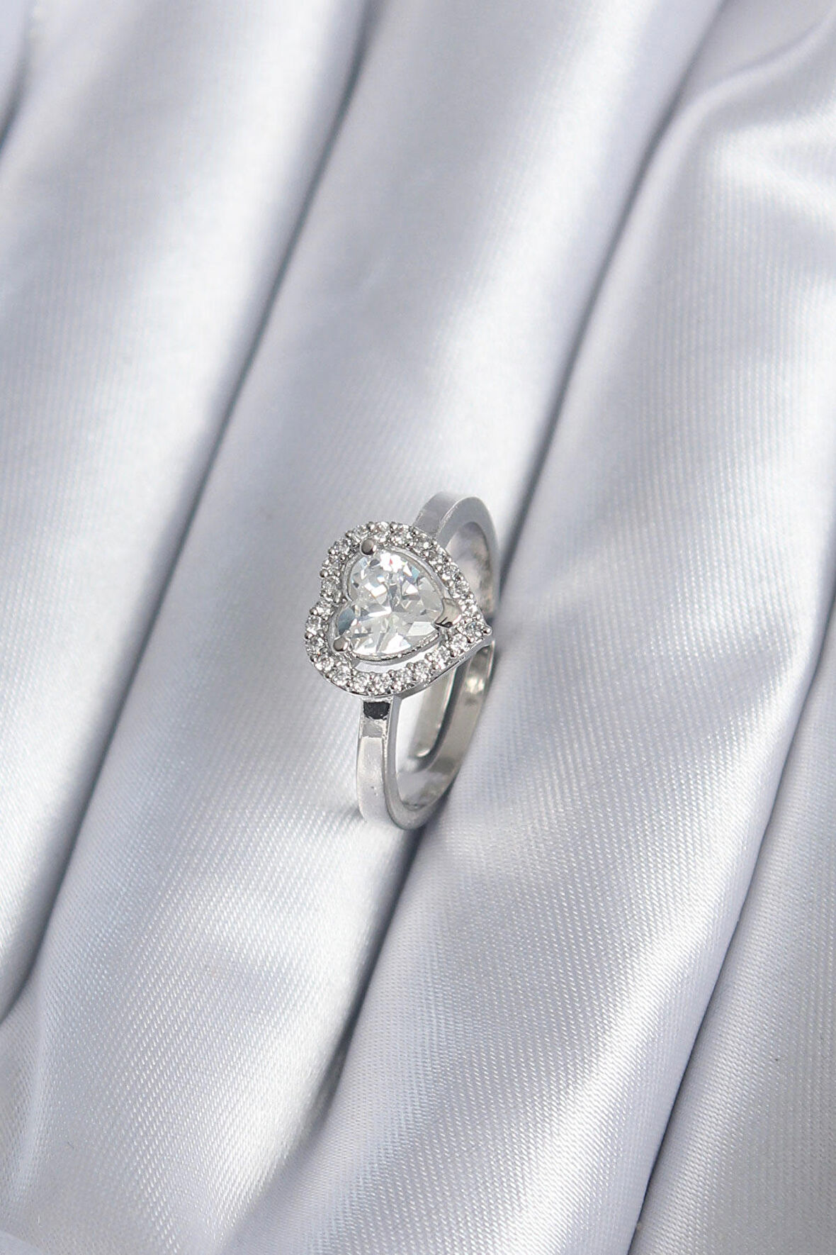 STİLLOVE Pirinç Gümüş Renk Zirkon Taşlı Kalp Charm Model Kadın Yüzük