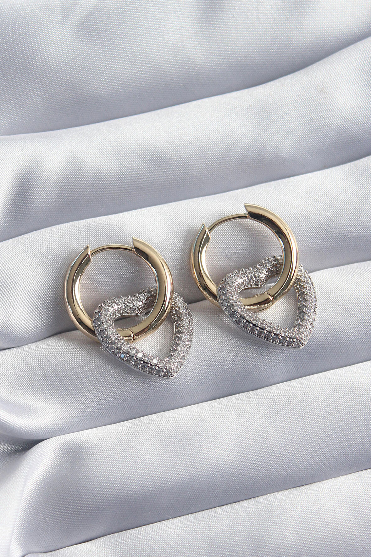 STİLLOVE Pirinç Gold Renk Halka Gümüş Zirkon Taşlı Kalp Model VİP Seri Kadın Küpe