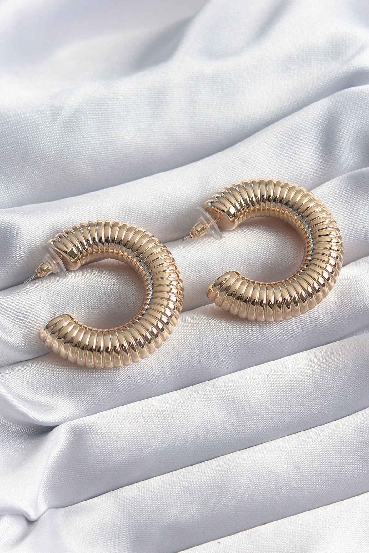 STİLLOVE Pirinç Gold Renk İşleme Detay Halka Model Kadın Küpe