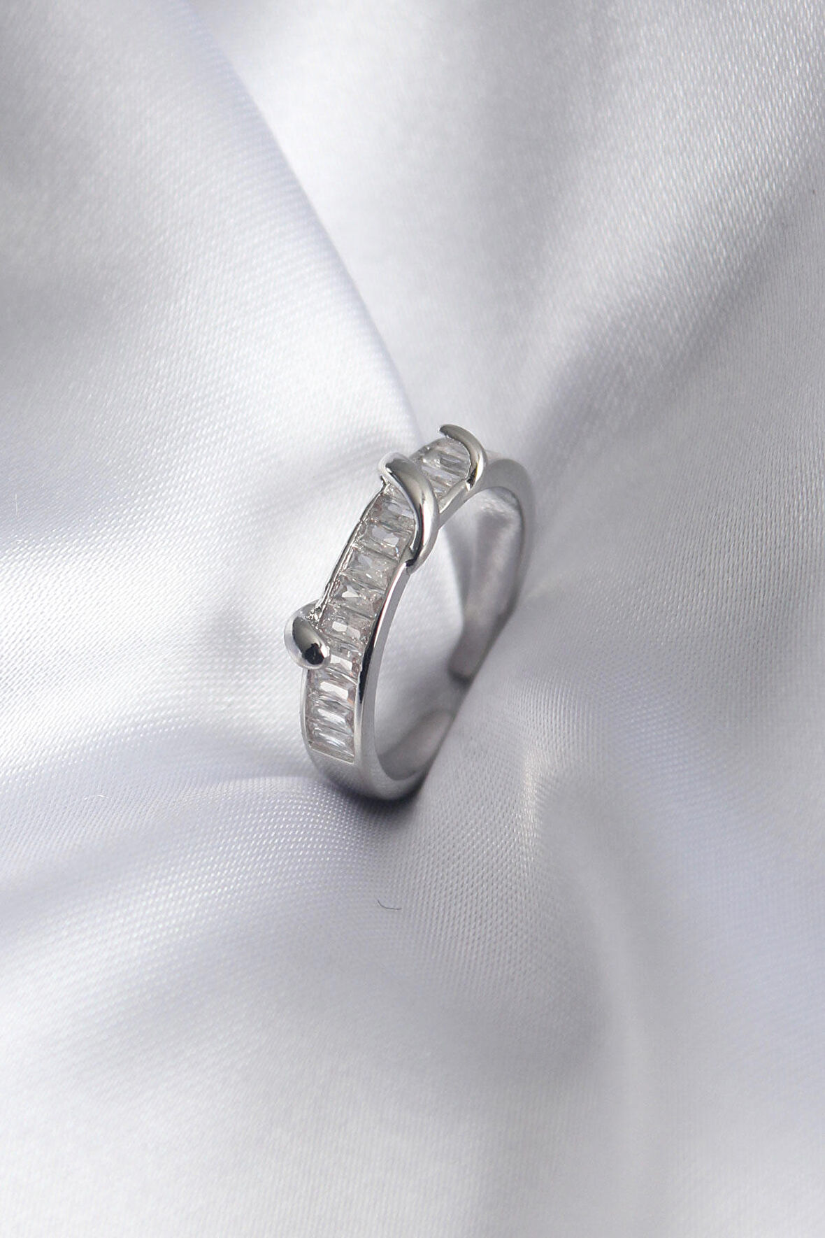 STİLLOVE Pirinç Gümüş Renk Su Yolu Zirkon Taşlı Kadın Yüzük