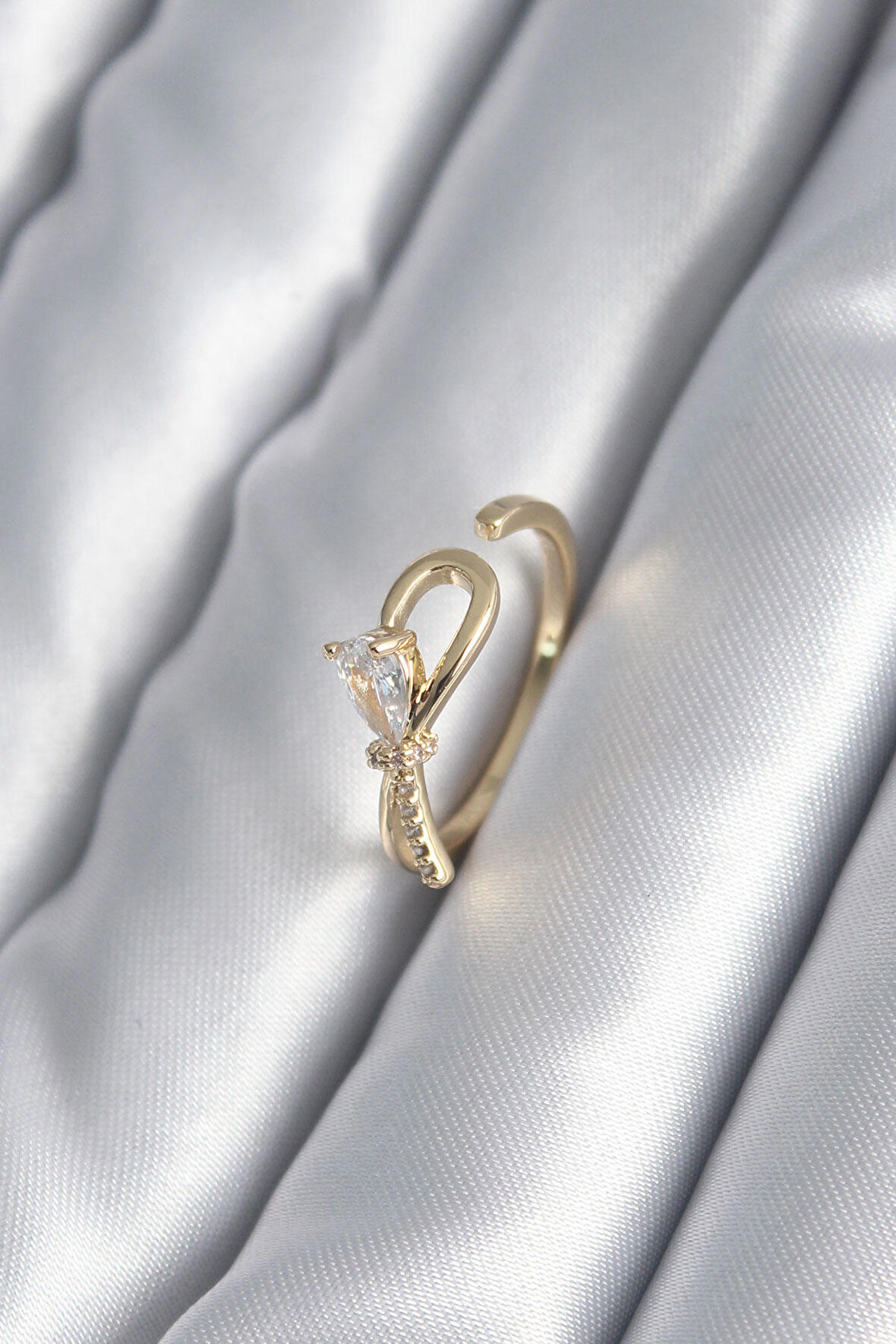 STİLLOVE Pirinç Gold Renk Zirkon Taş Detay Kurdele Model Kadın Yüzük