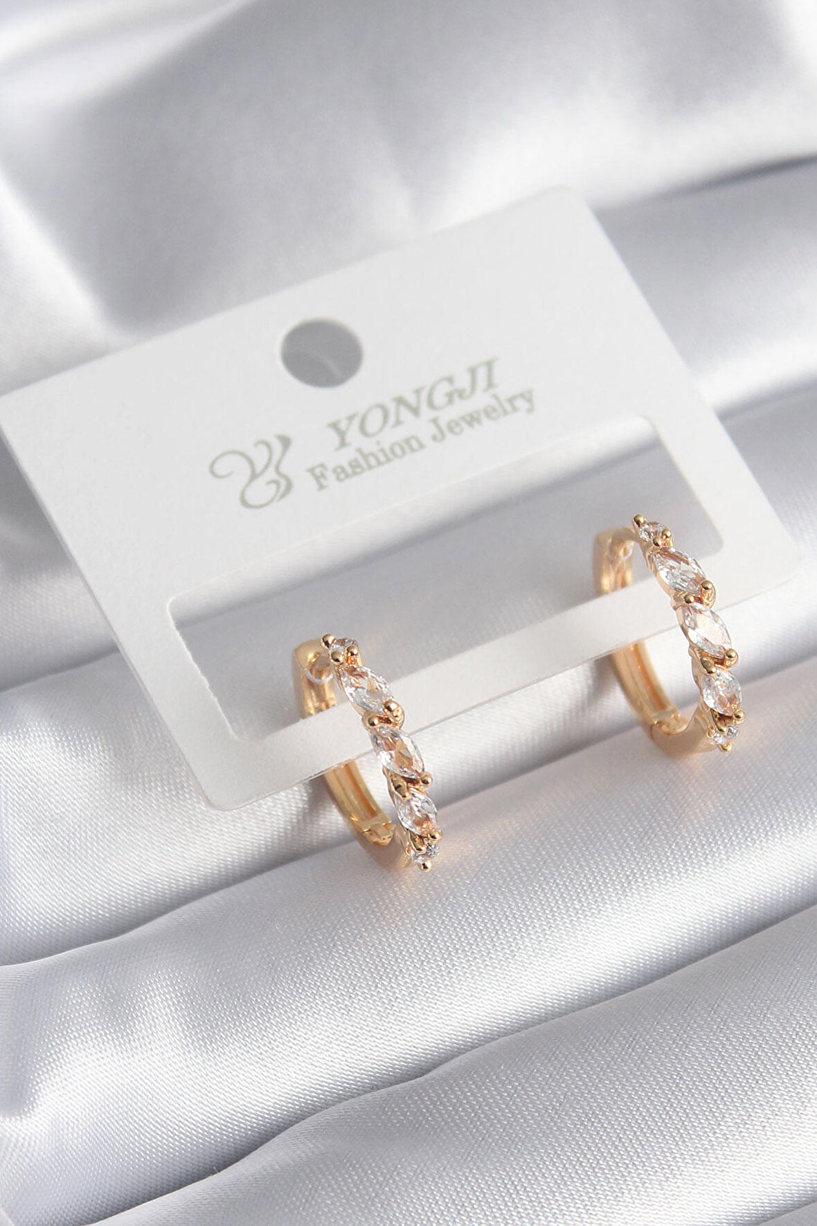 STİLLOVE Pirinç Gold Renk Arpa Zirkon Taşlı Halka Model Kadın Küpe