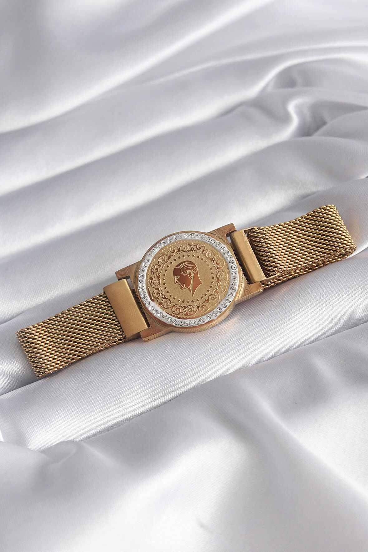 STİLLOVE 316L Çelik Gold Renk Mıknatıslı Hasır Zirkon Taşlı Çeyrek Altın Model Kadın Bileklik