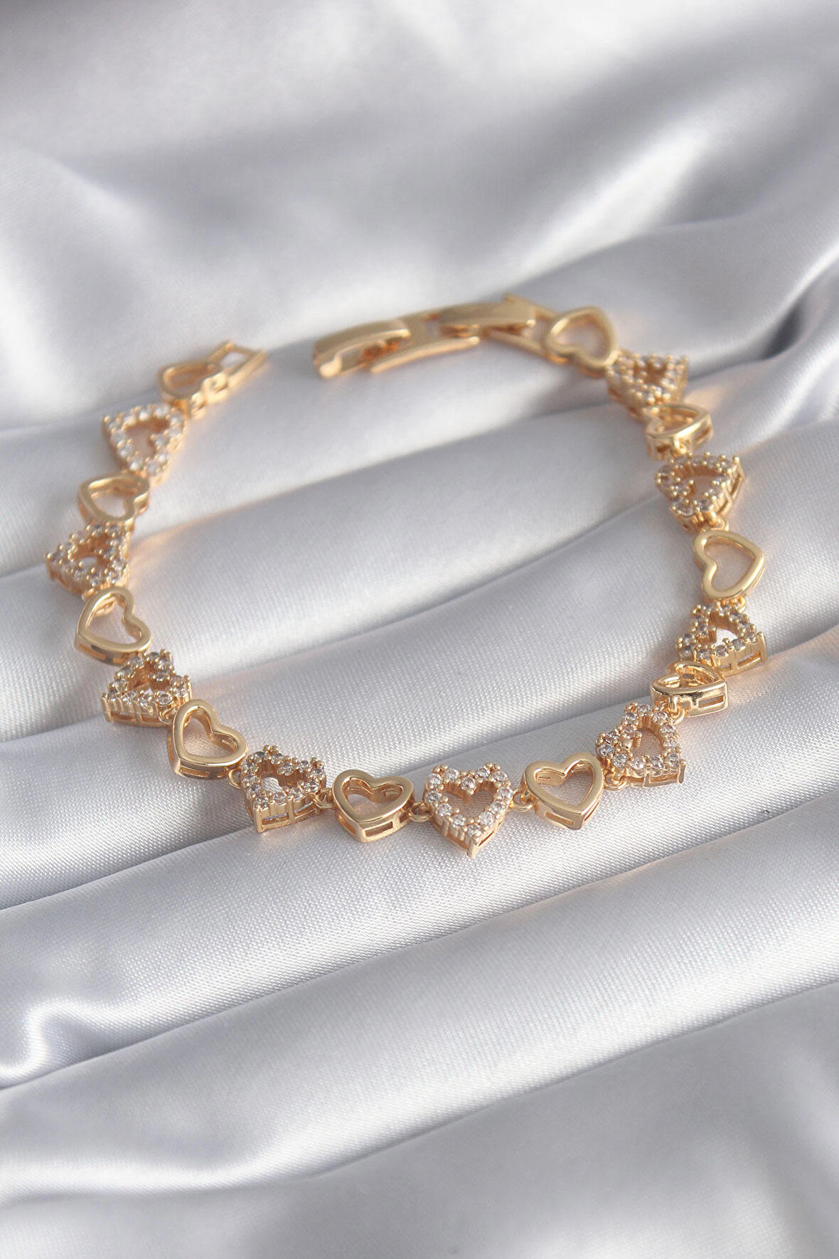 STİLLOVE 316L Çelik Gold Renk Zirkon Taşlı Kalp Model VIP Seri Kadın Bileklik