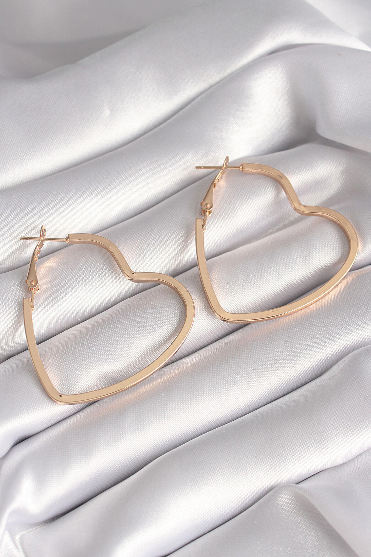 STİLLOVE Pirinç Gold Renk Kalp Model Kadın Küpe