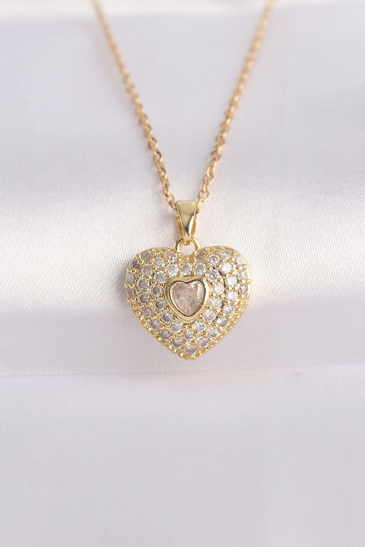 STİLLOVE 316L Çelik Zincir Altın Renk Zirkon Taşlı Kalp Kolye