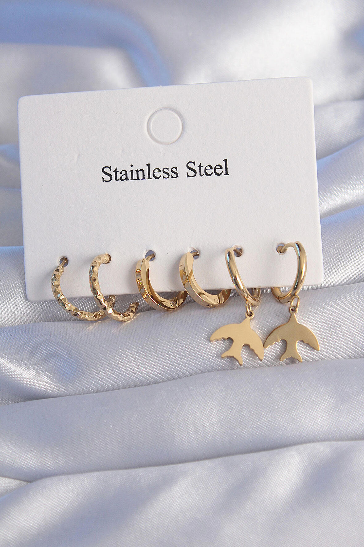 STİLLOVE 316L Çelik Gold Renk Oval Tasarım Kuş Model Küpe Seti