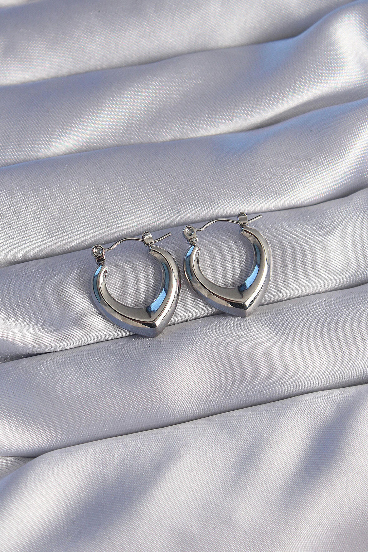 STİLLOVE 316L Çelik Gümüş Renk İçi Oval Tasarımlı Küpe