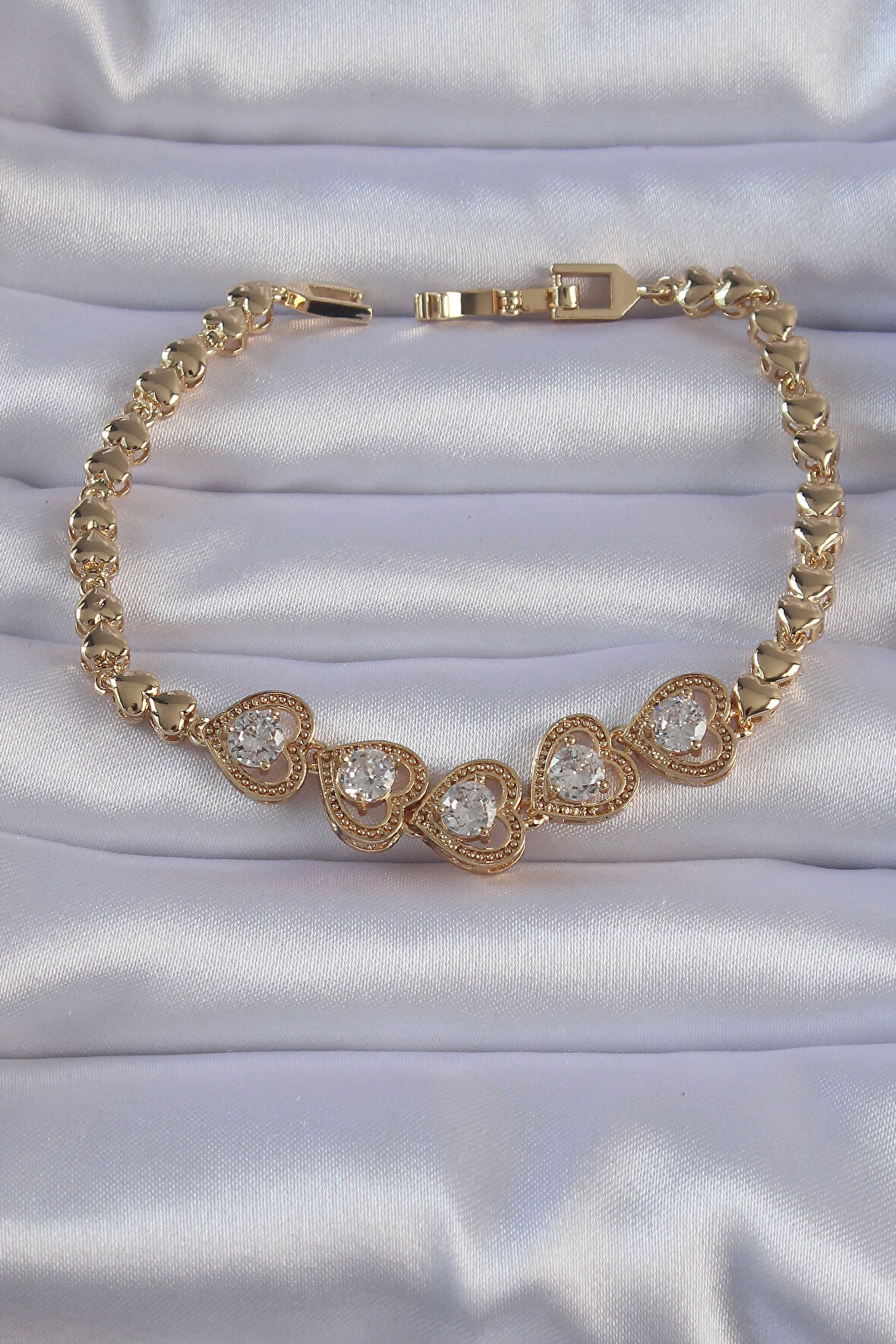 STİLLOVE Pirinç Gold Renk İçi Zirkon Taşlı Kalp Figürlü Bileklik