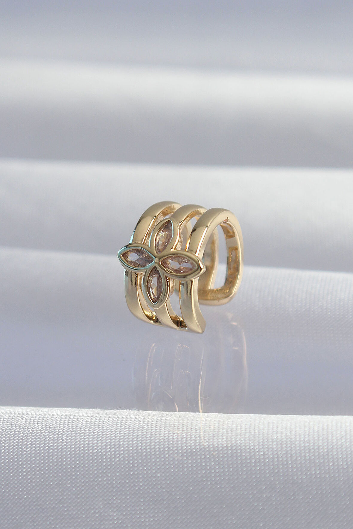 STİLLOVE Pirinç Gold Renk Yonca Earcuff Küpe