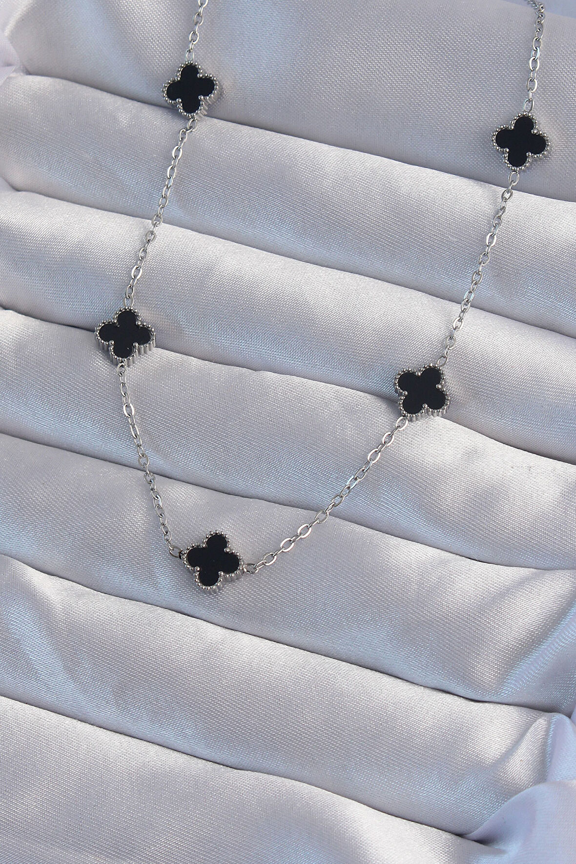 STİLLOVE 316L Çelik Gümüş Renk Minimal Siyah Mineli Yonca Kolye