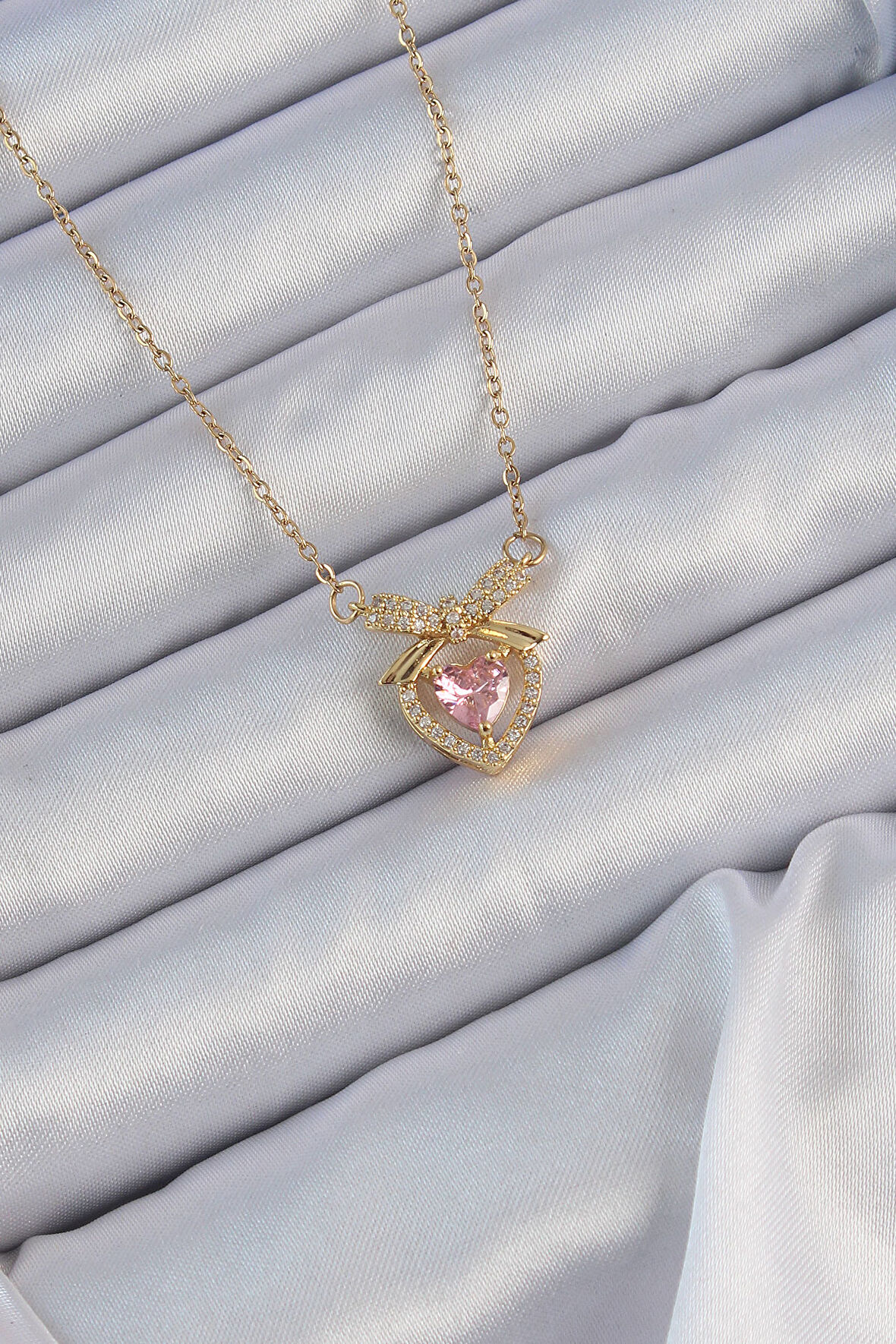 STİLLOVE 316L Çelik Zincir Altın Renk Pembe Zirkon Taşlı Fiyonklu Kalp Kolye