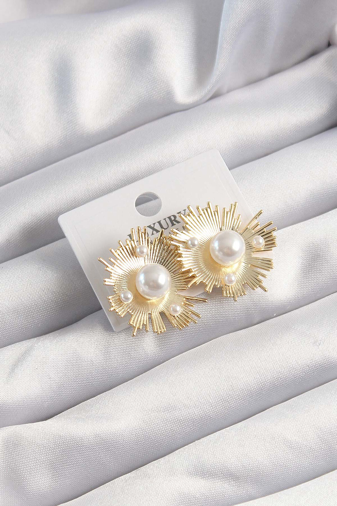 STİLLOVE Pirinç Gold Renk Zirkon Taşlı Parlayan İnci Taneleri Küpe