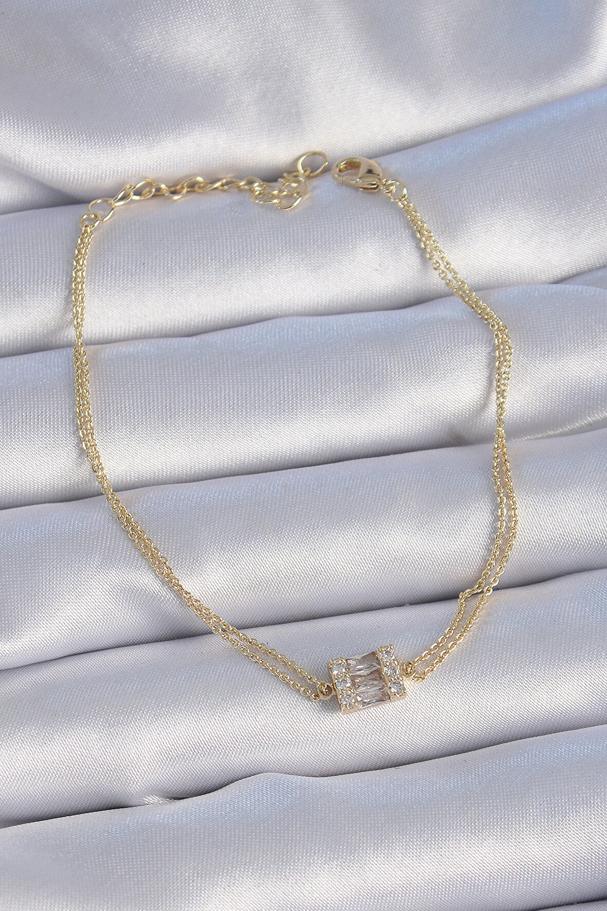STİLLOVE Pirinç Gold Renk Kare Zirkon Taşlı Kadın Bileklik