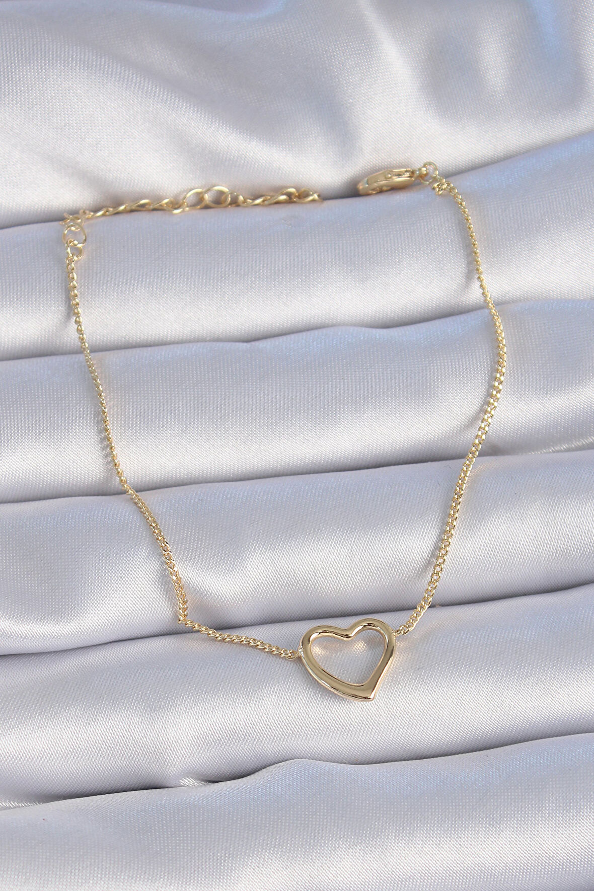 STİLLOVE Pirinç Gold Renk Kalp Model Kadın Bileklik