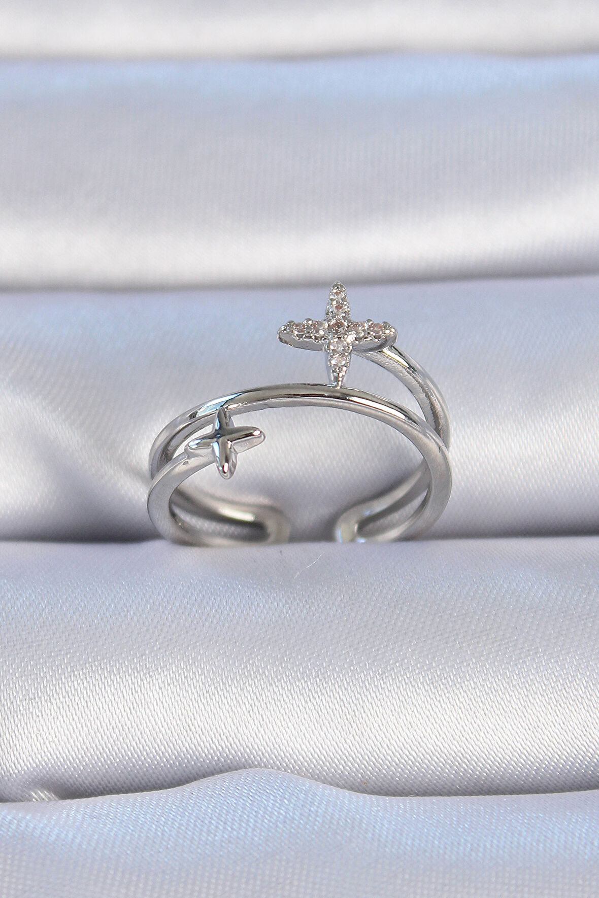 STİLLOVE Pirinç Gümüş Renk Zirkon Taşlı Yıldız Model Kadın Yüzük