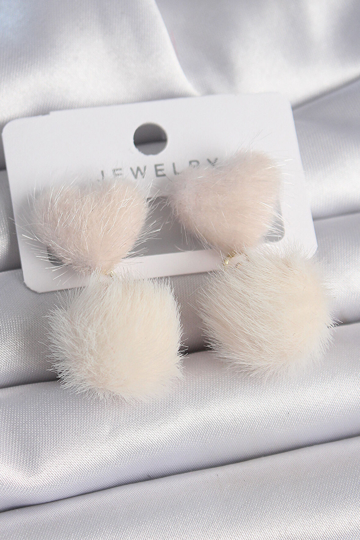 STİLLOVE Pembe Renk Tüylü Kalp Ponpon Model Kadın Küpe