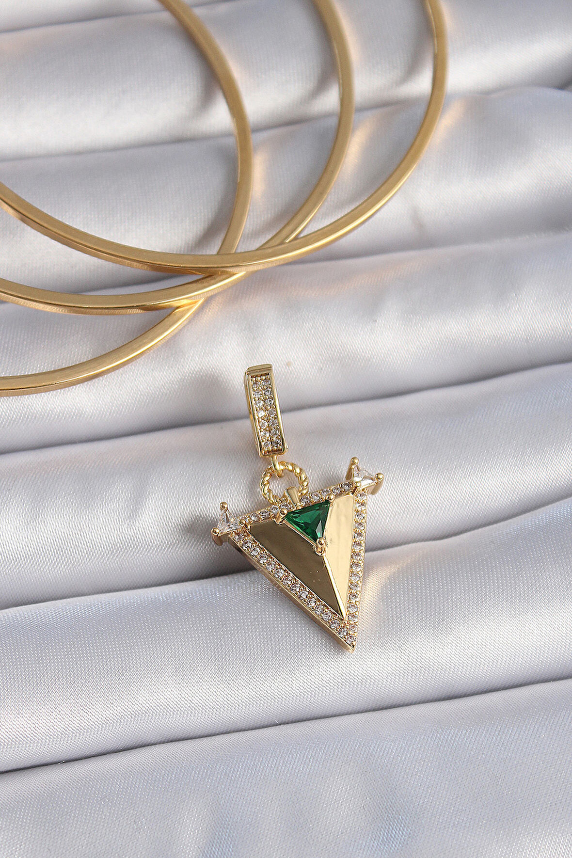 STİLLOVE Pirinç Gold Renk Zirkon Taşlı 3D Üçgen Model Ajda Charm