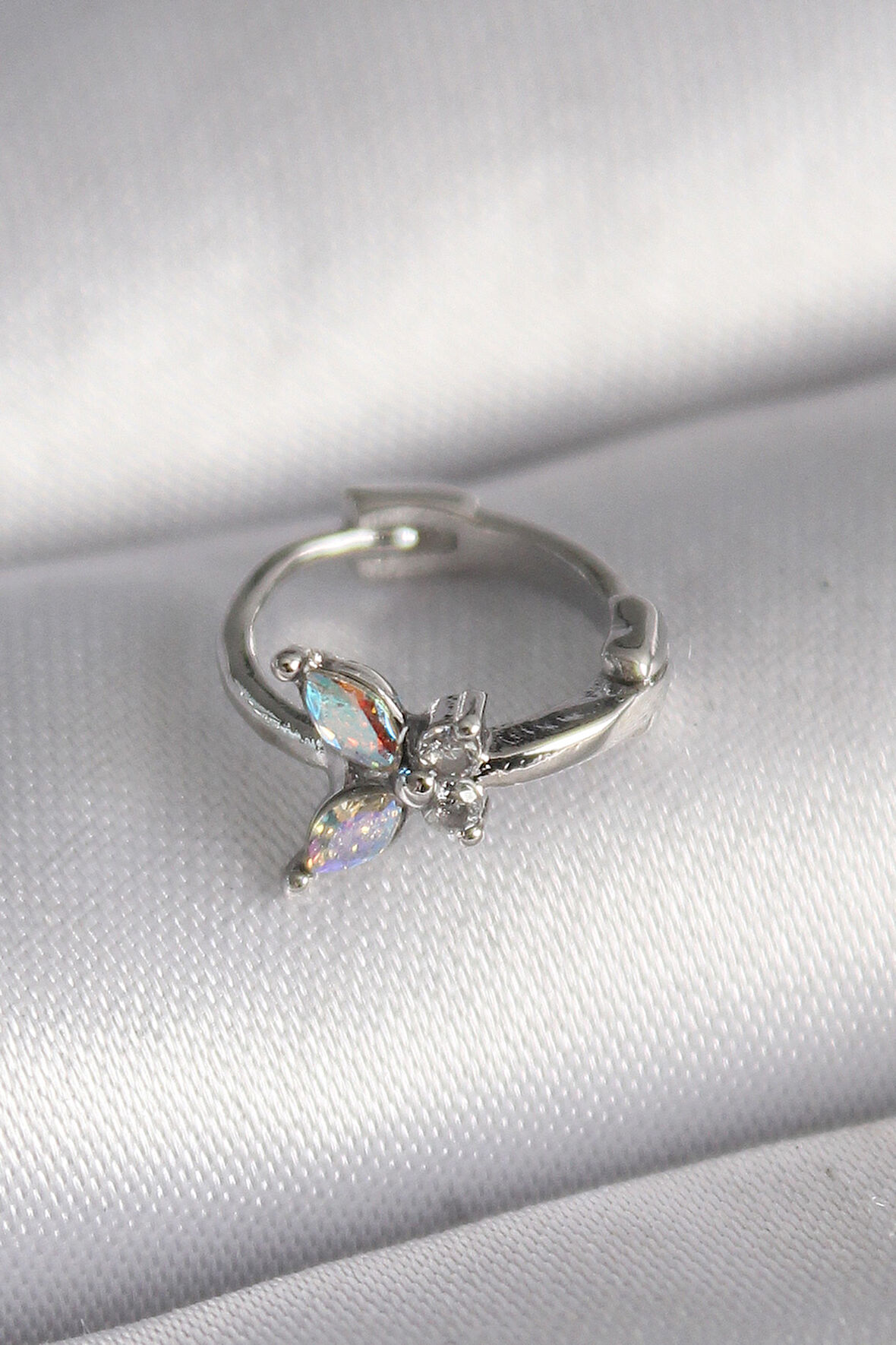 STİLLOVE 316L Çelik Gümüş Renk Zirkon Taşlı Kelebek Model Tragus Piercing