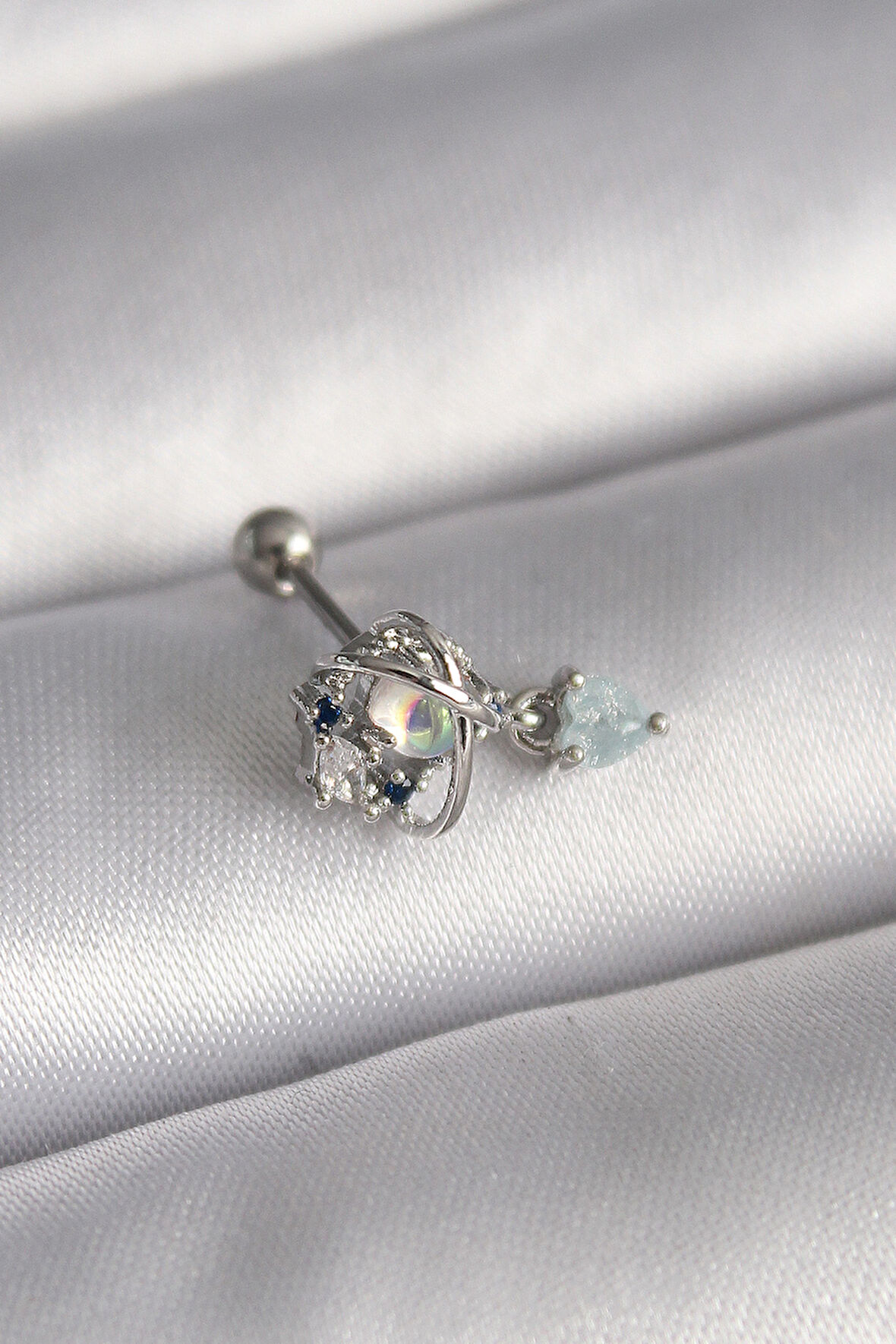STİLLOVE 316L Çelik Gümüş Renk Zirkon Taşlı Sallantı Kalp Detay Tragus Piercing