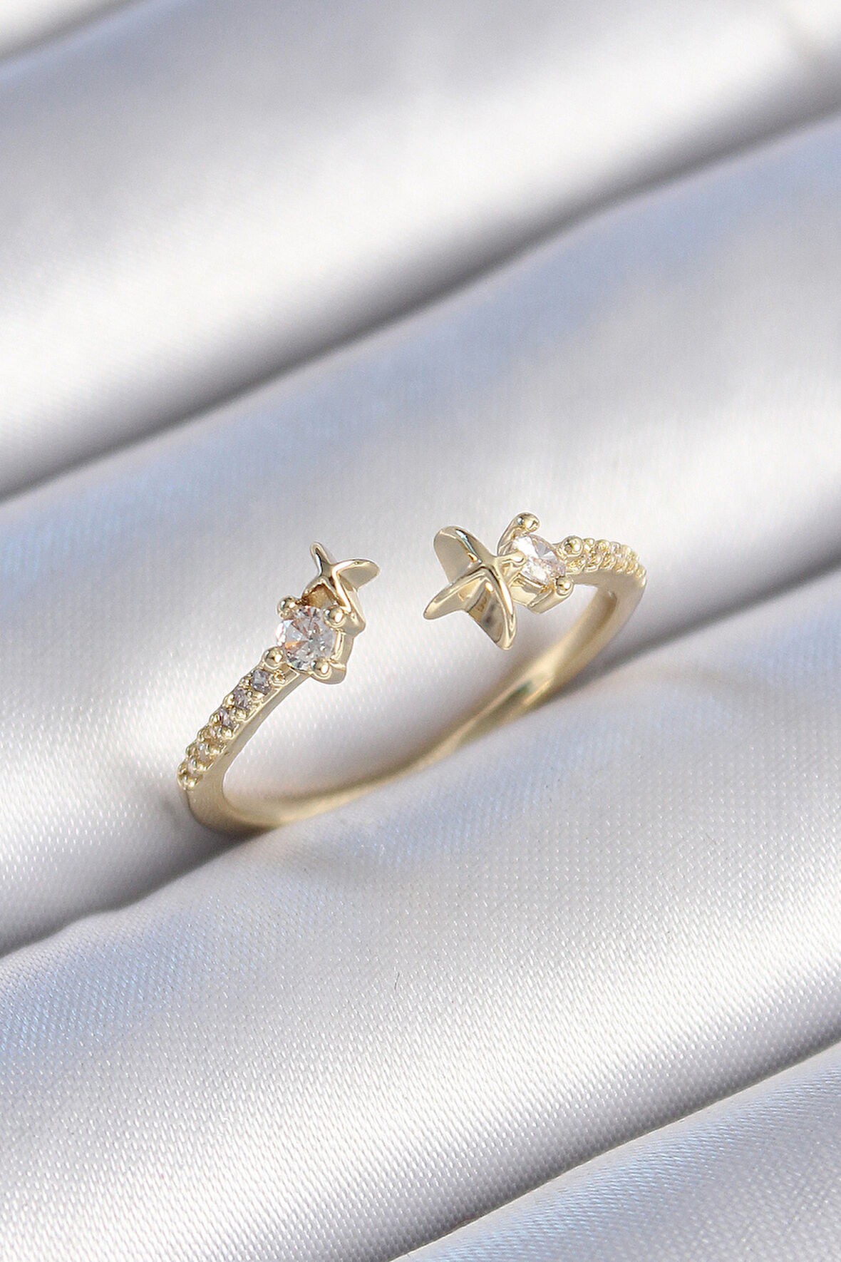 STİLLOVE Pirinç Gold Renk Zirkon Taş Detay Yıldız Model Kadın Yüzük