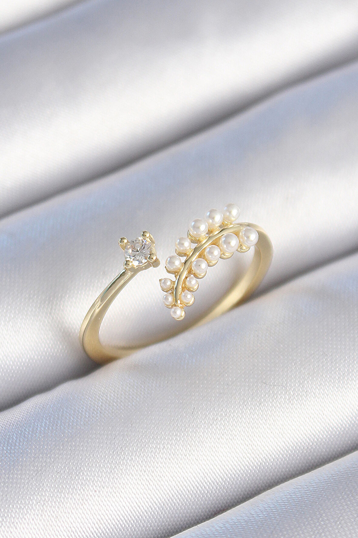 STİLLOVE Pirinç Gold Renk Zirkon Taşlı İncili Yaprak Model Kadın Yüzük