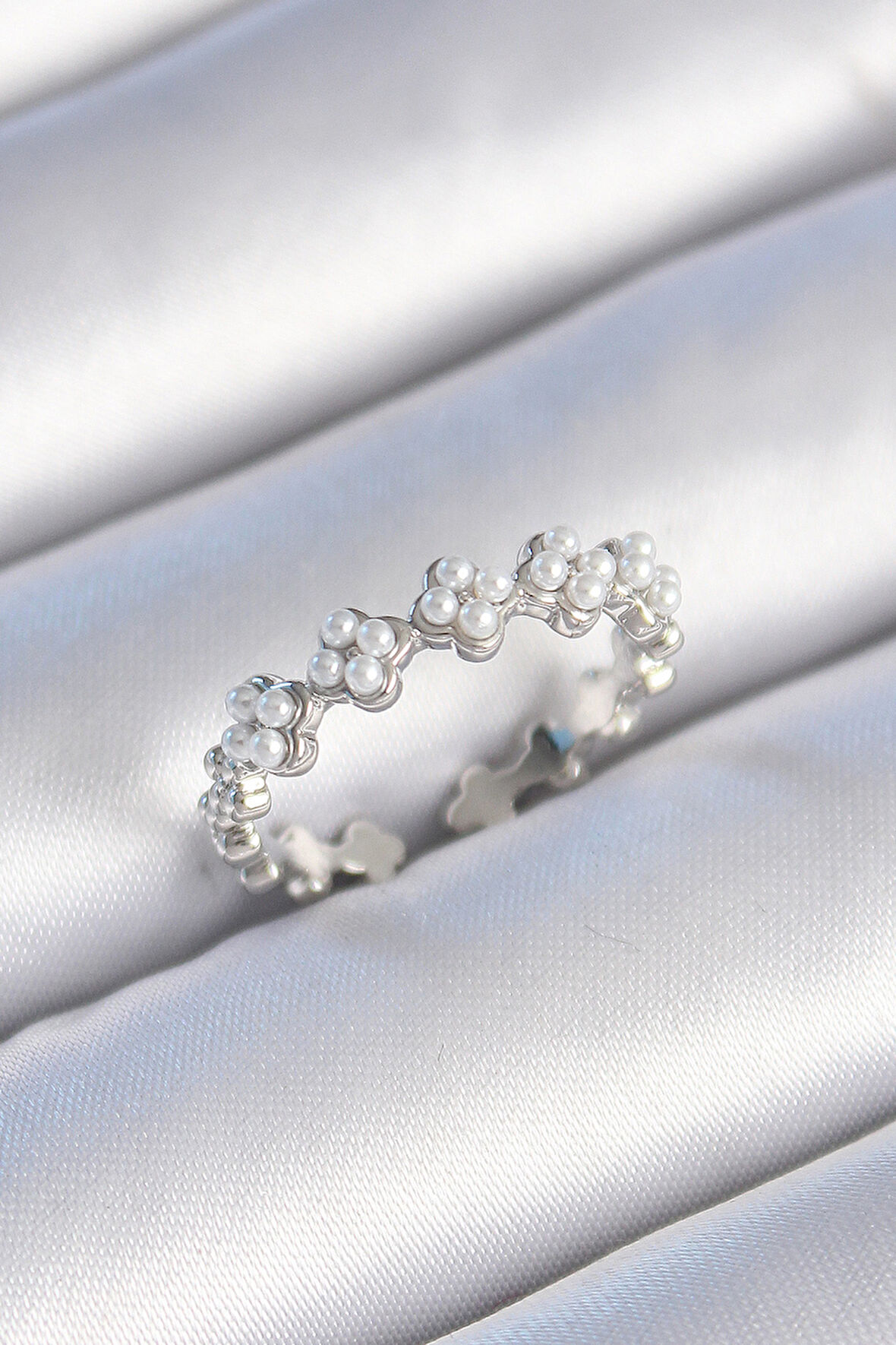 STİLLOVE Pirinç Gümüş Renk İncili Yonca Model Kadın Yüzük