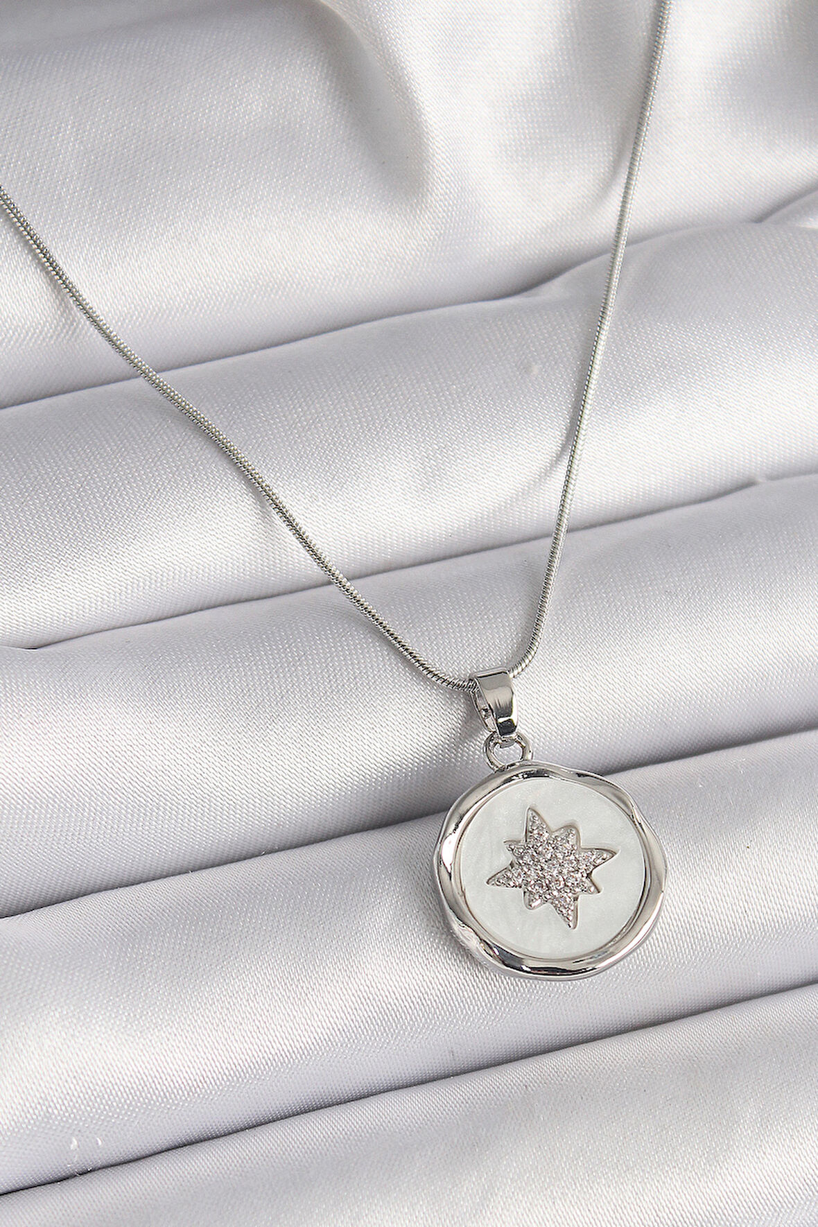 STİLLOVE 316L Çelik Gümüş Renk Zincir Beyaz Sedefli Zirkon Taşlı Yıldız İşleme Model Kadın Kolye