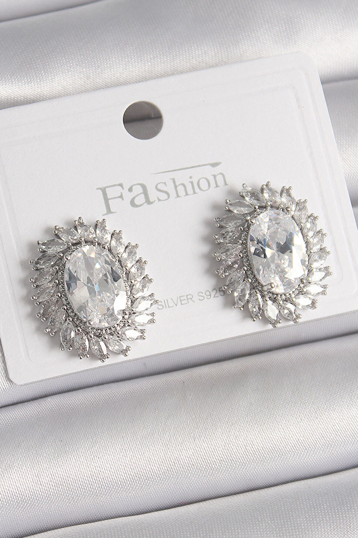 STİLLOVE Pirinç Gümüş Renk Zirkon Taşlı Kadın Küpe