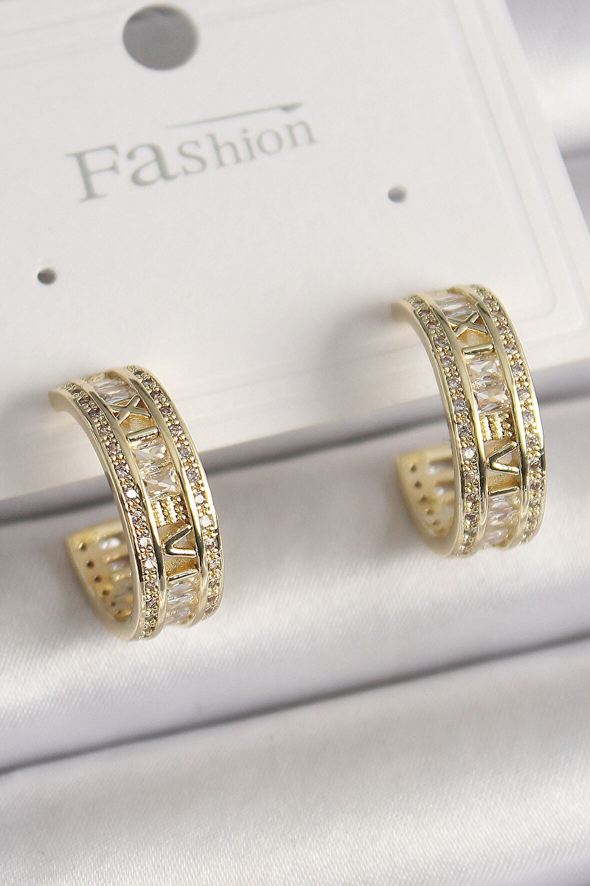 STİLLOVE Pirinç Gold Renk Zirkon Taşlı İşleme Detay Halka Model Kadın Küpe