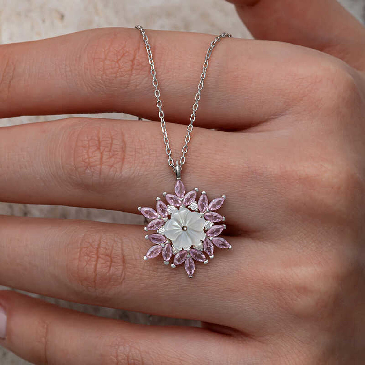 STİLLOVE Gümüş Pembe Lotus Desenli Çiçek Kadın Kolye