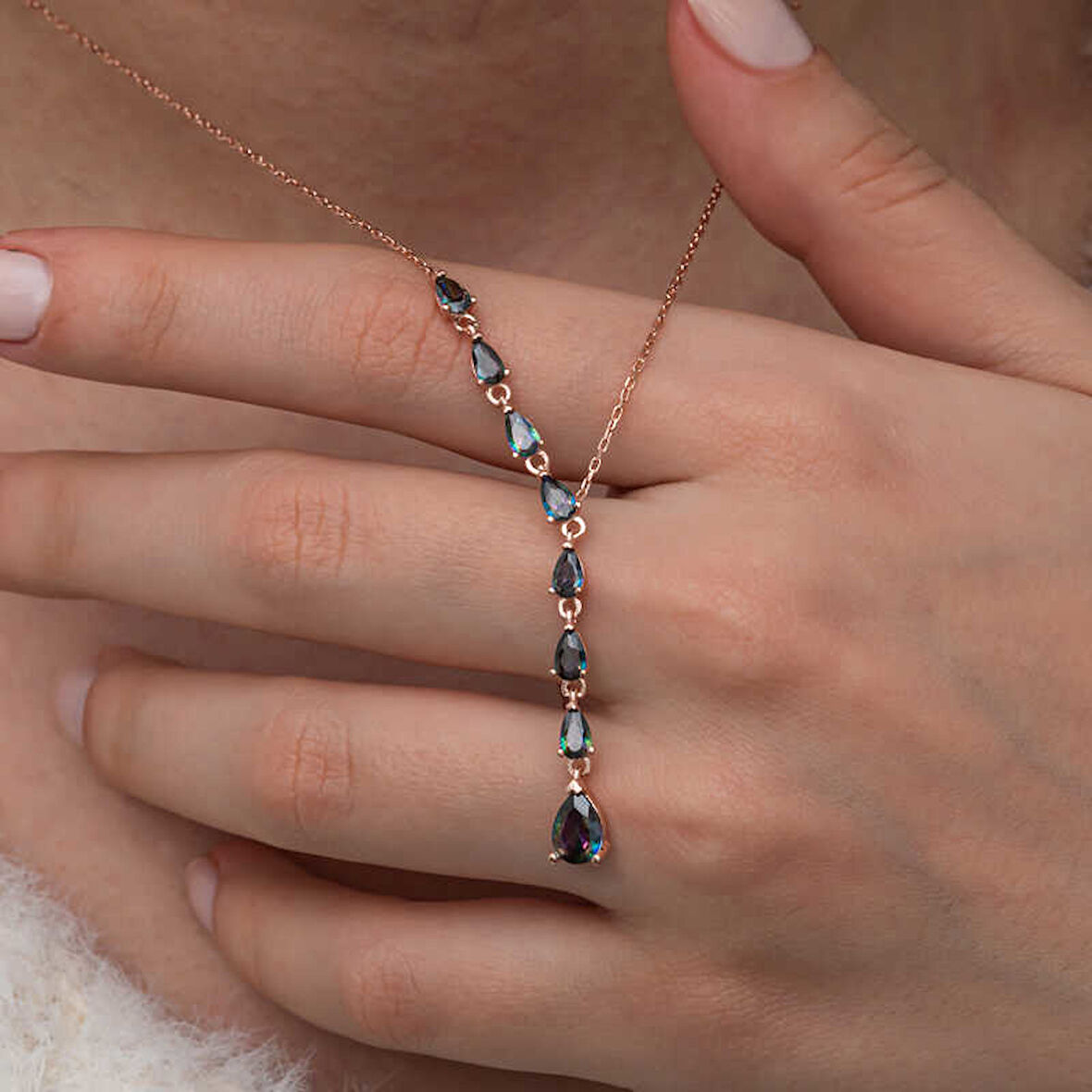 STİLLOVE Gümüş Sıralı Mistik Topaz Taşlı Damla Kadın Kolye