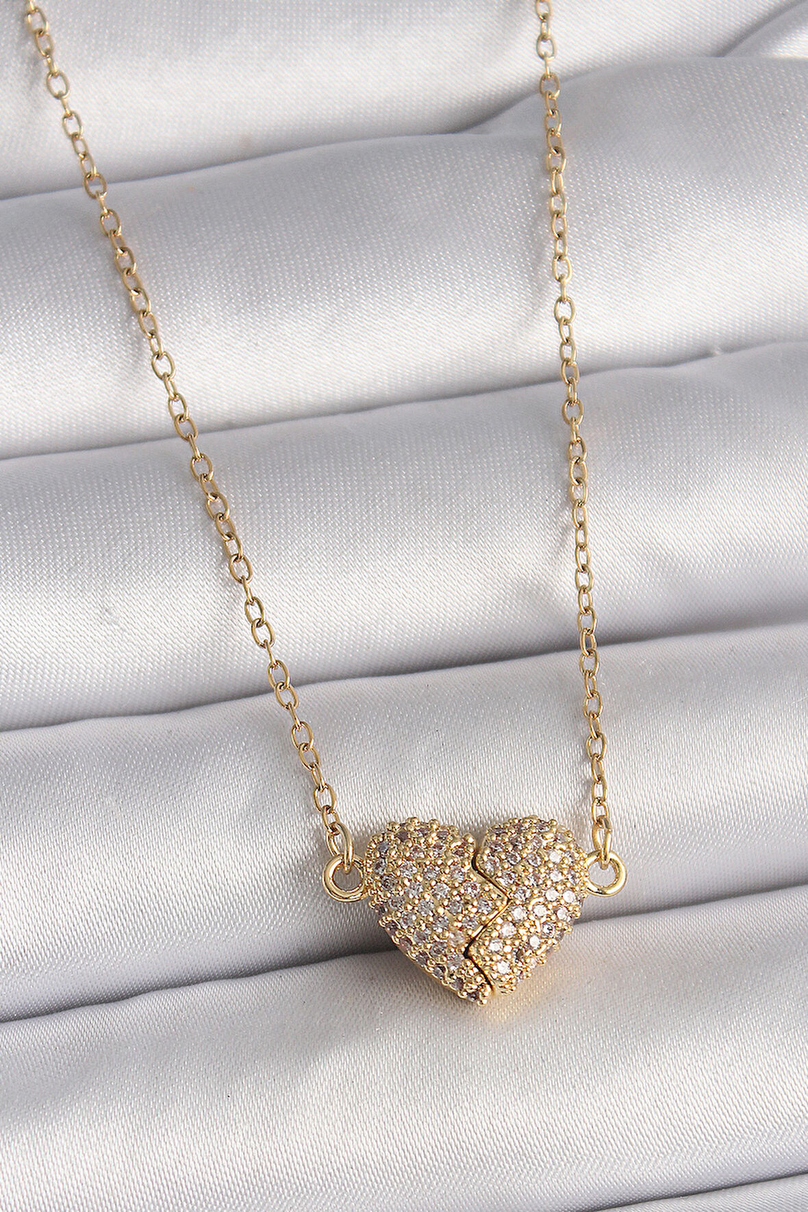STİLLOVE 316L Çelik Gold Renk Zincir Zirkon Taşlı Mıknatıslı Kalp Model Kadın Kolye