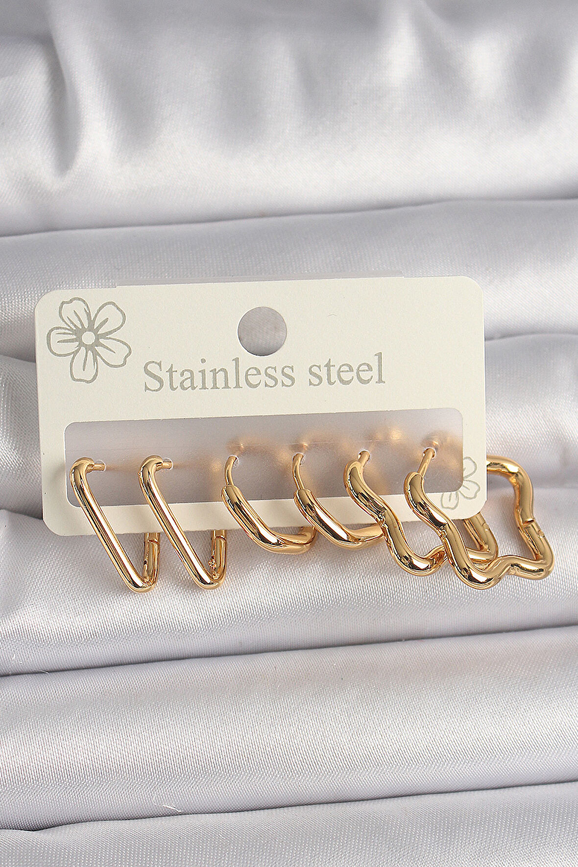 STİLLOVE 316L Çelik Gold Renk Çoklu Kalp Yıldız Model Kadın Küpe Seti