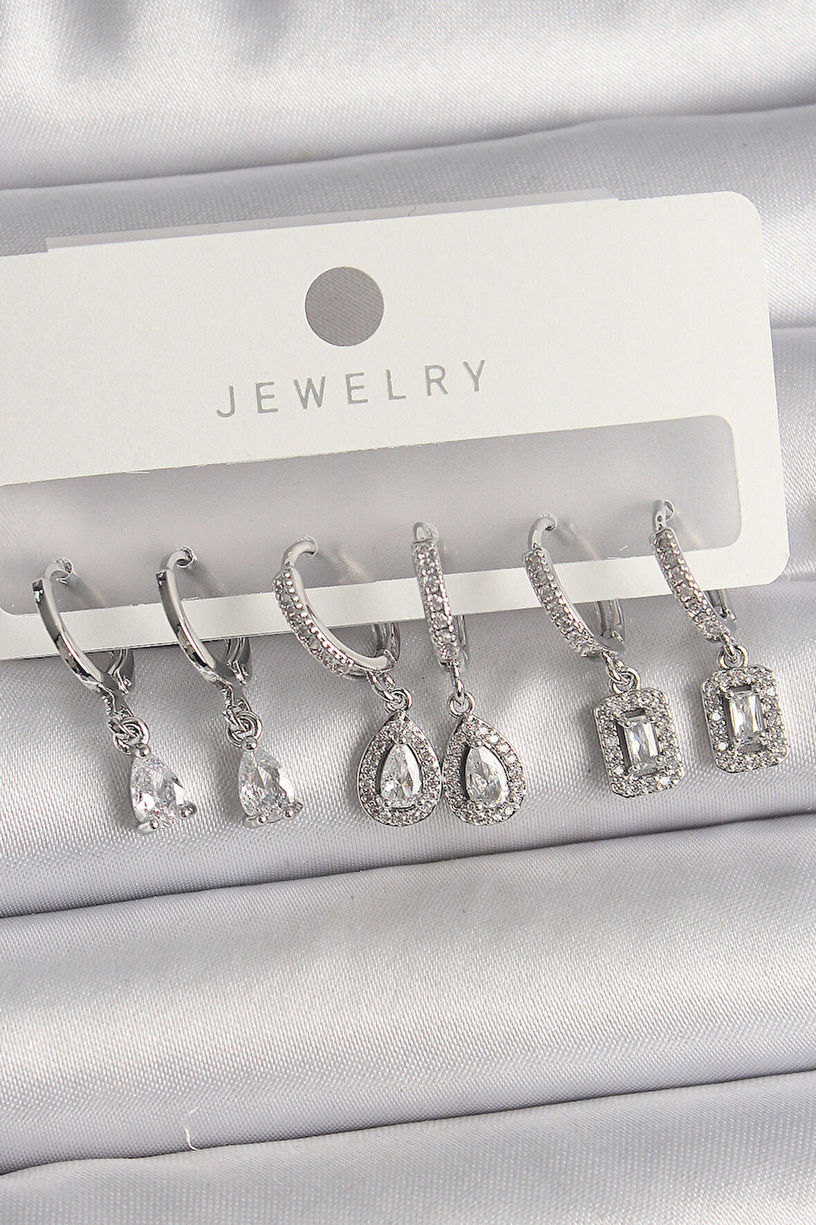STİLLOVE Pirinç Gümüş Renk Sallantı Zirkon Taşlı Damla Model Kadın Küpe Seti