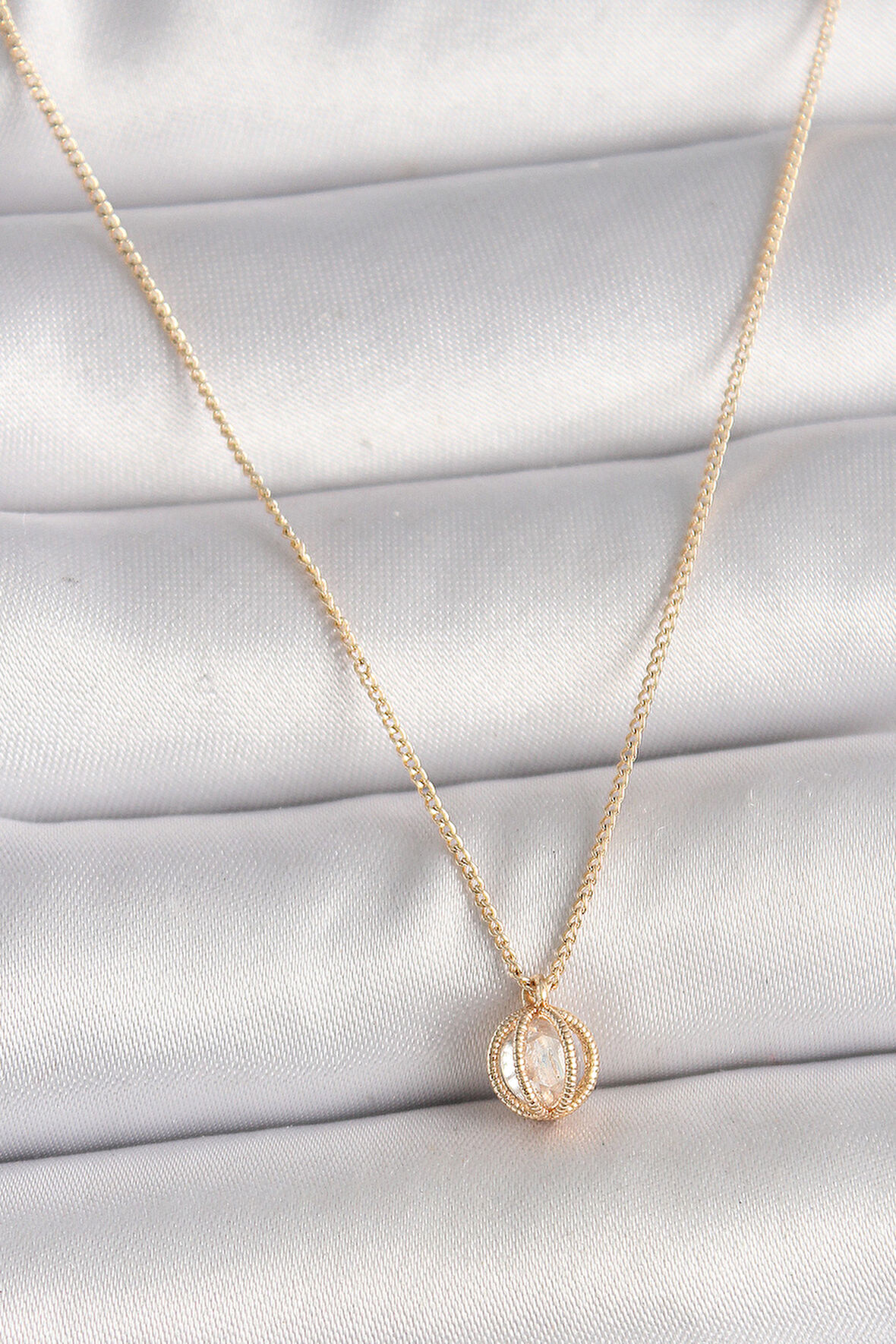 STİLLOVE Pirinç Gold Renk Zirkon Taşlı Daire Kafes Model Kadın Kolye