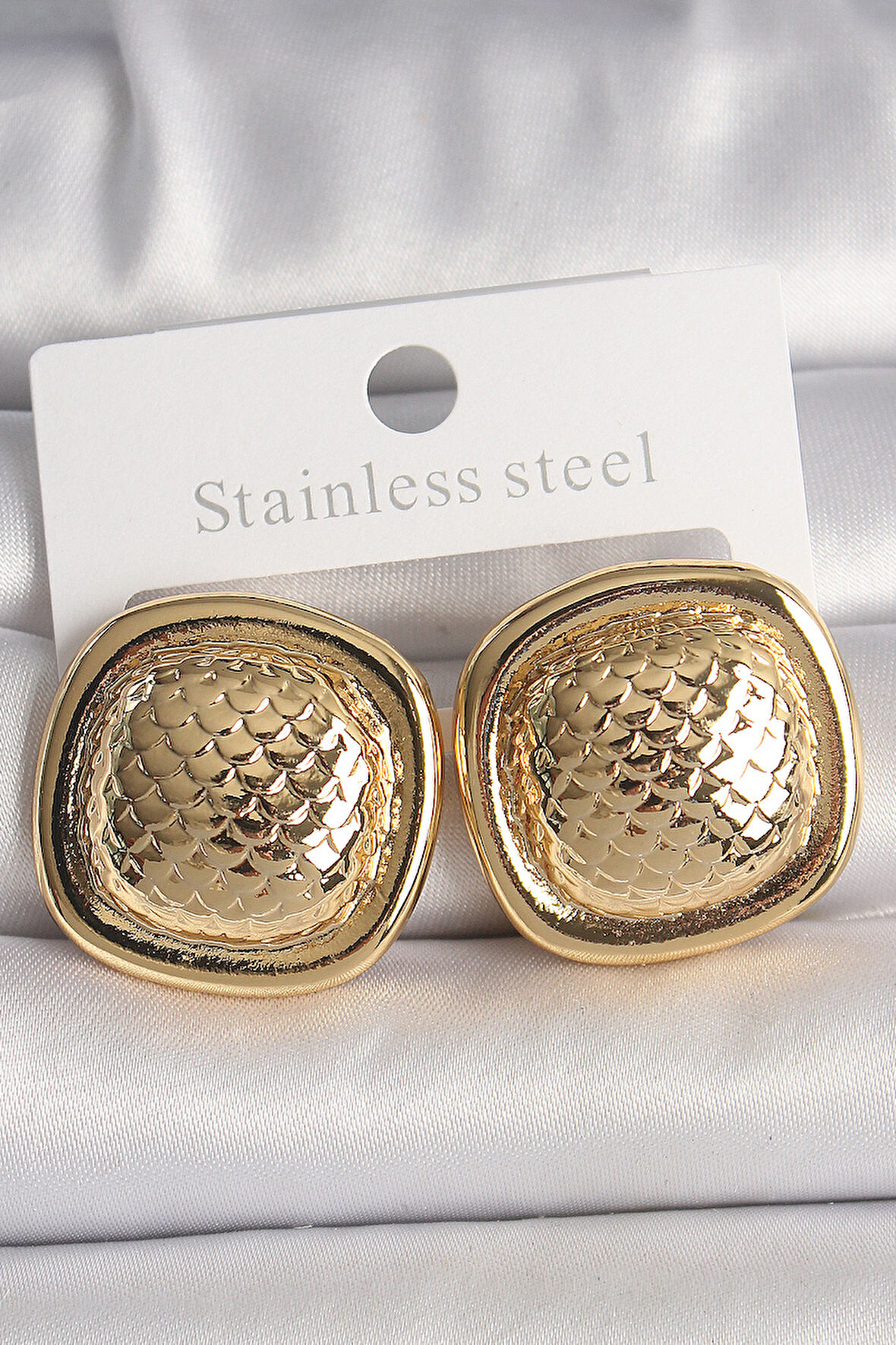 STİLLOVE Pirinç Gold Renk İşlemeli Kare Model Kadın Küpe