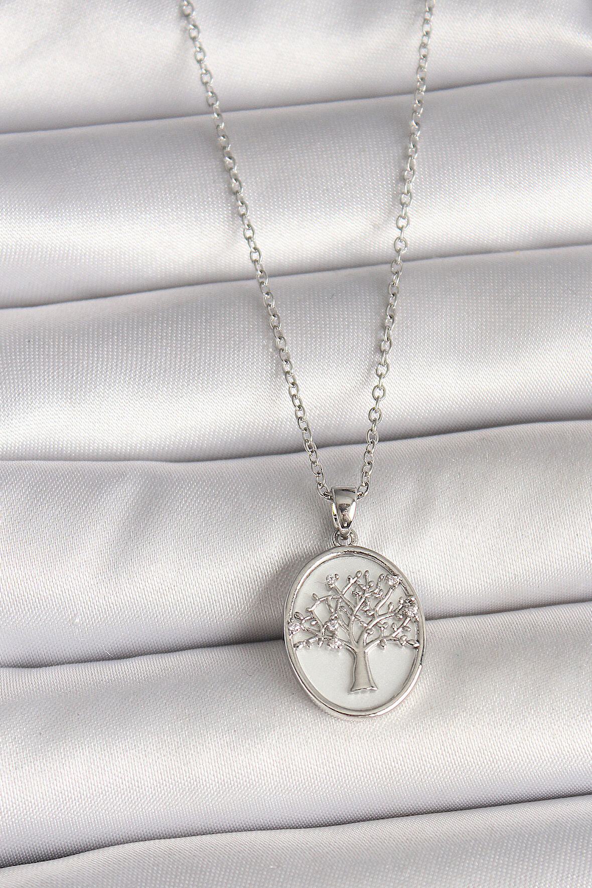 316L Çelik Gümüş Renk Zincir Zirkon Taş İşlemeli Beyaz Mineli Ağaç İşlemeli Portre Model Kadın Kolye SL11100